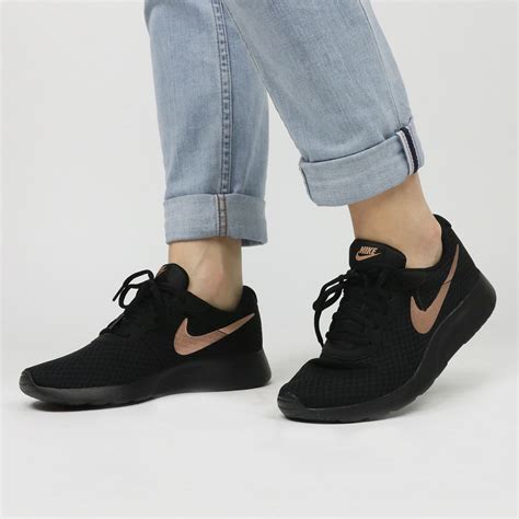 damens sneakers nike zwart|Nike athletic sneakers women.